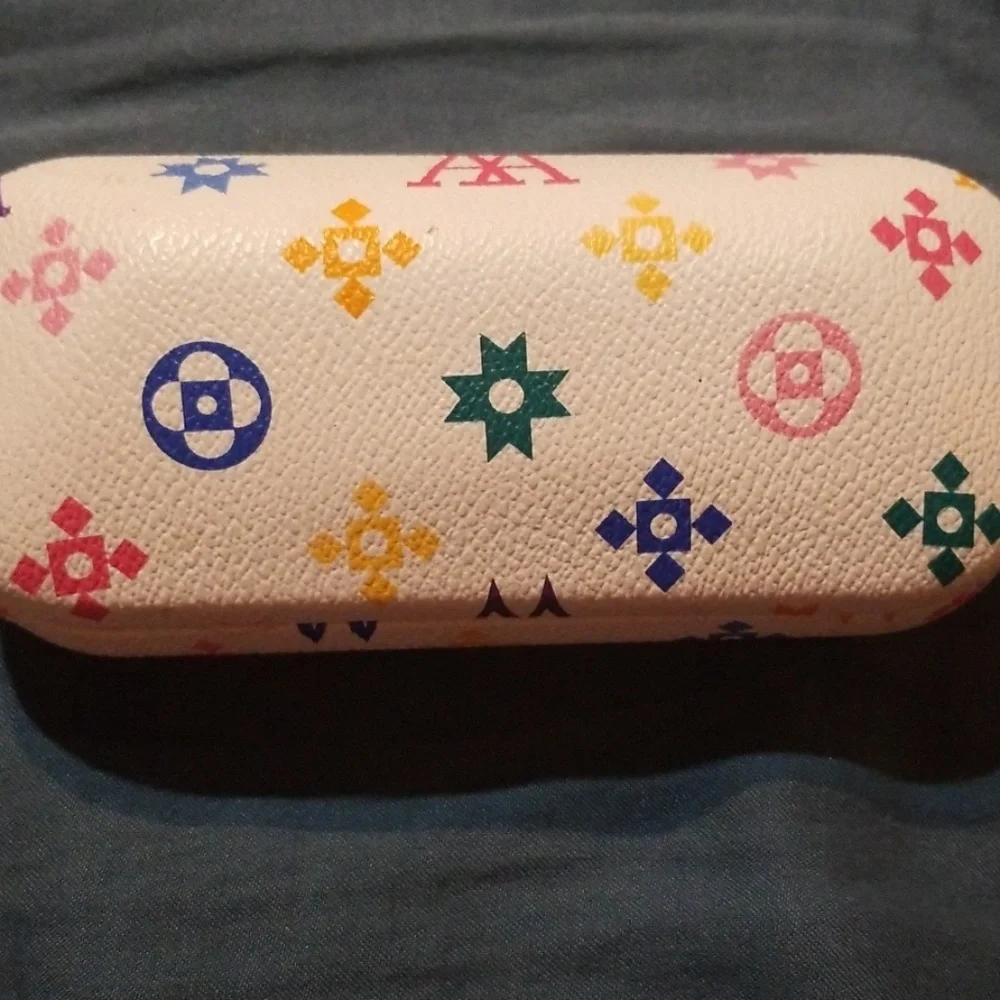 Multicolor Designer Patterned Case - Picture 1 of 3